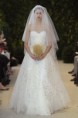 Vestido de Novia todo con encaje y velo